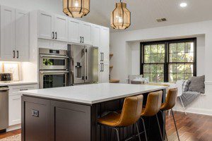 What cabinet colors are trending in 2025 (2)