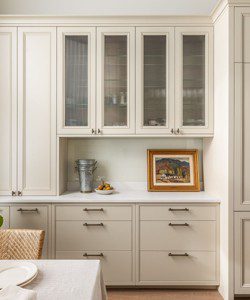 What cabinet colors are trending in 2025 (4)