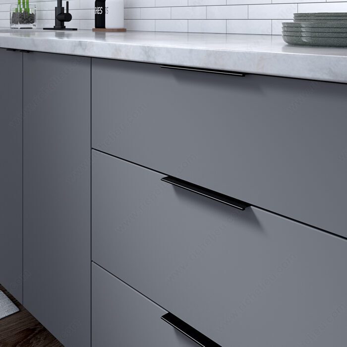 Edge Pulls and Handleless Profiles